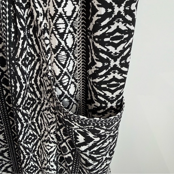 AEO Black & White Geometric Print Mini Dress with Pockets - Picture 5 of 6